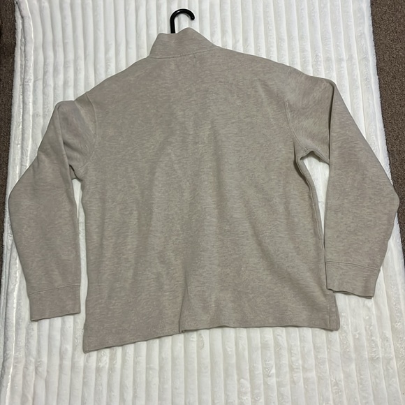 Polo by Ralph Lauren Sweater. 💕 - Picture 4 of 7